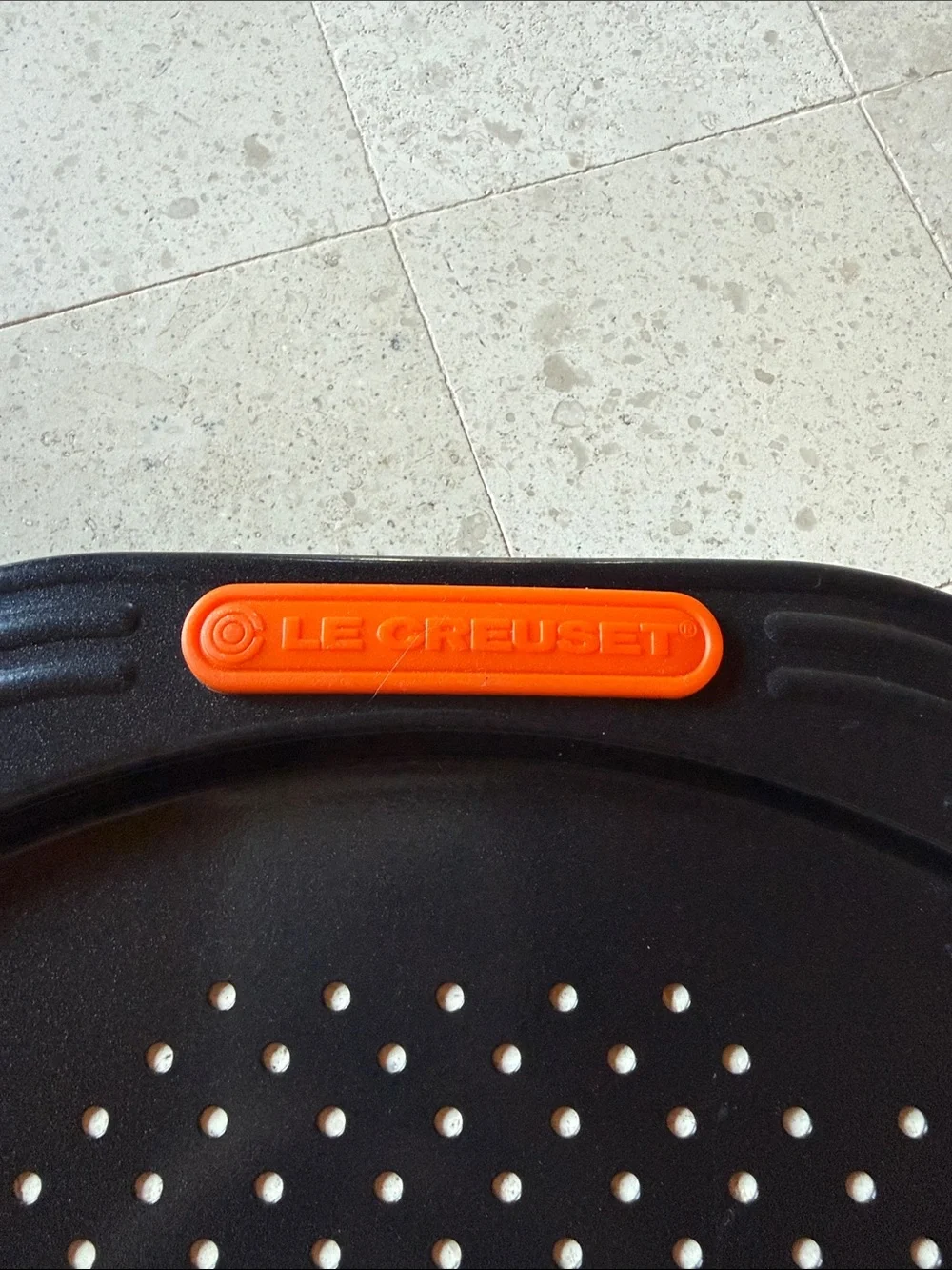 Le Creuset bakeware•pizza tray/pan•475 F